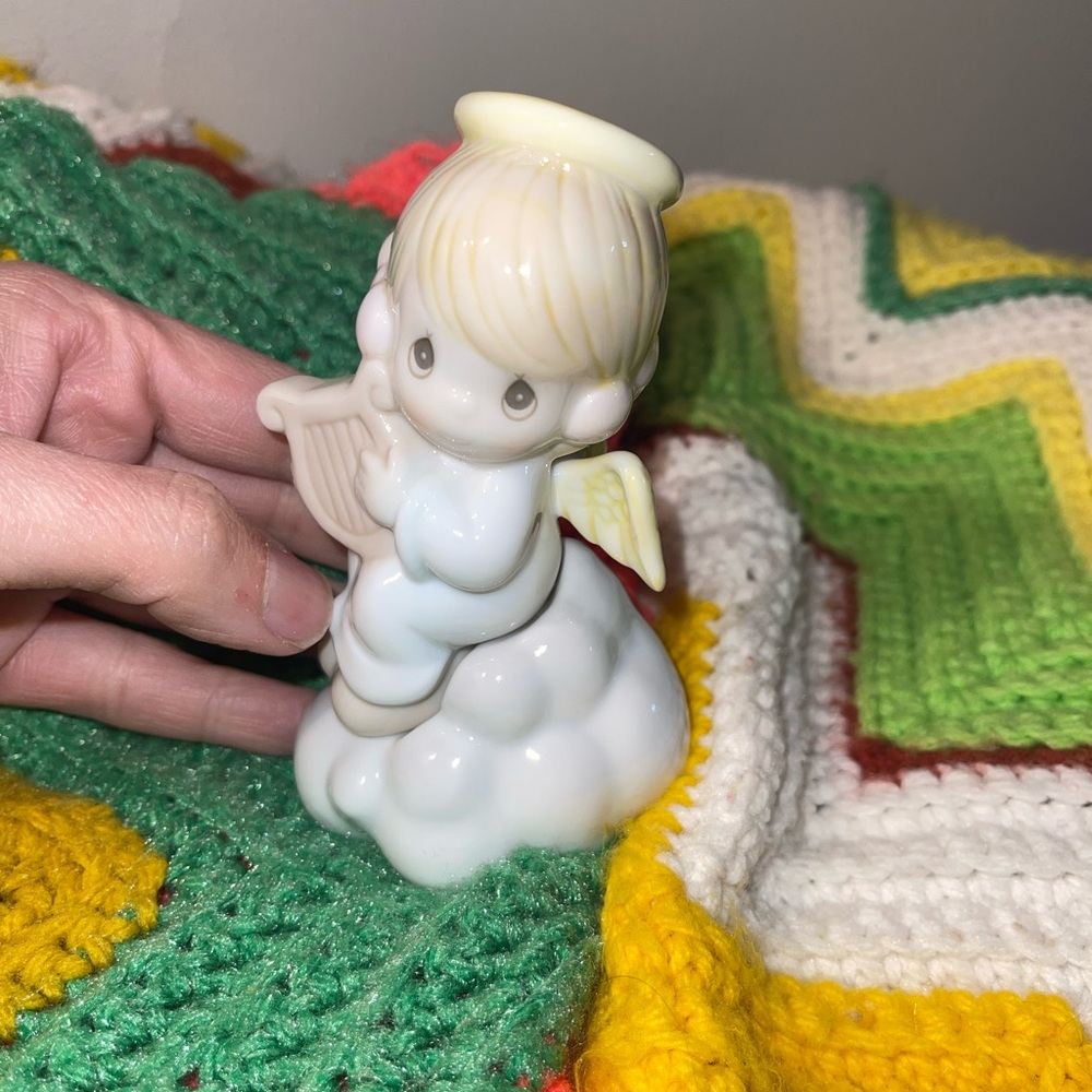 Precious moments 2 piece salt and pepper shakers angel angelic
